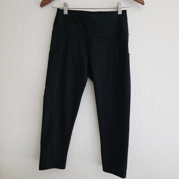 Iuga SZ S capri pocketed leggings. - Picture 1 of 7